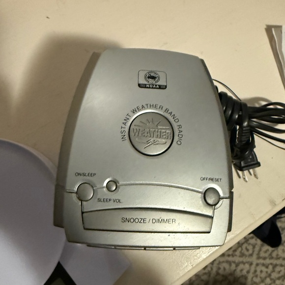 Timex Silver NOAA instant weather dual alarm clock radio - Picture 5 of 6